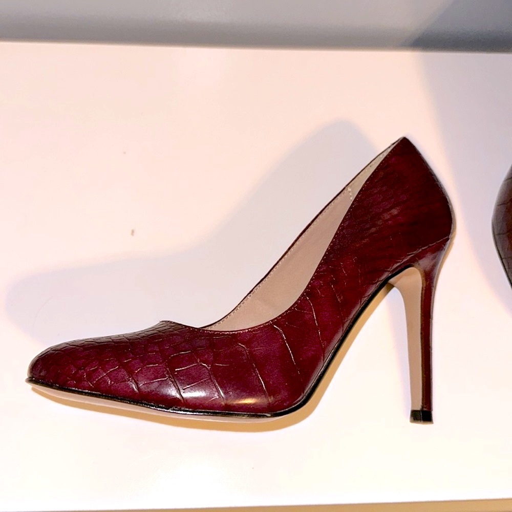 Burgundy Heels 👠